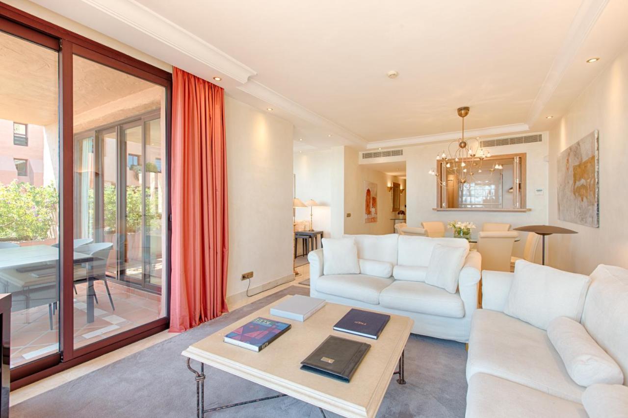 Bahia Beach Apartments Estepona Esterno foto