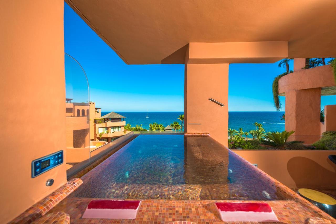 Bahia Beach Apartments Estepona Esterno foto