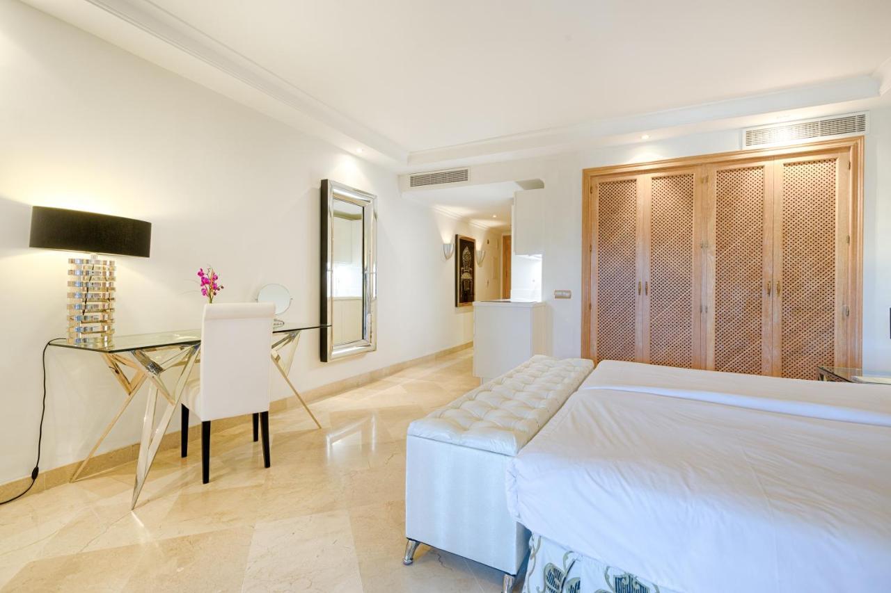 Bahia Beach Apartments Estepona Esterno foto