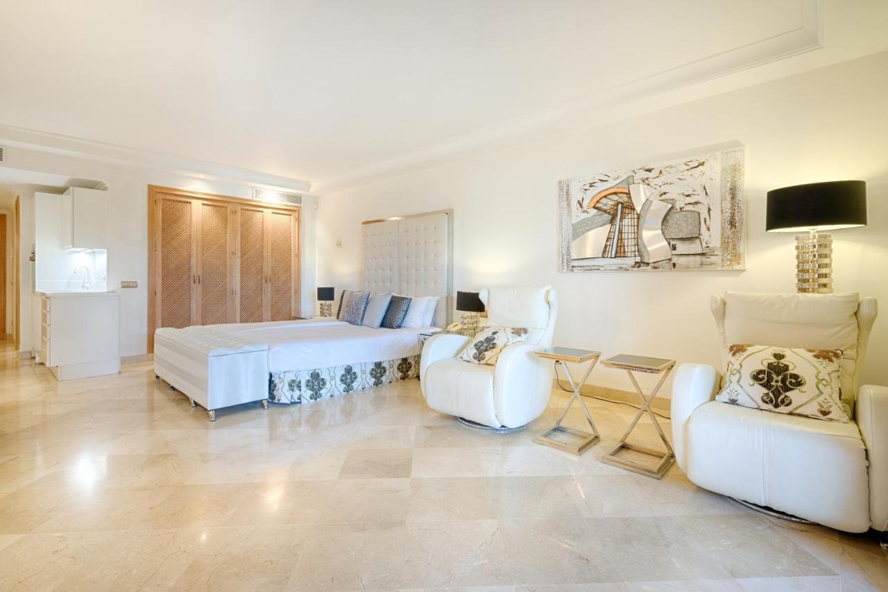Bahia Beach Apartments Estepona Esterno foto
