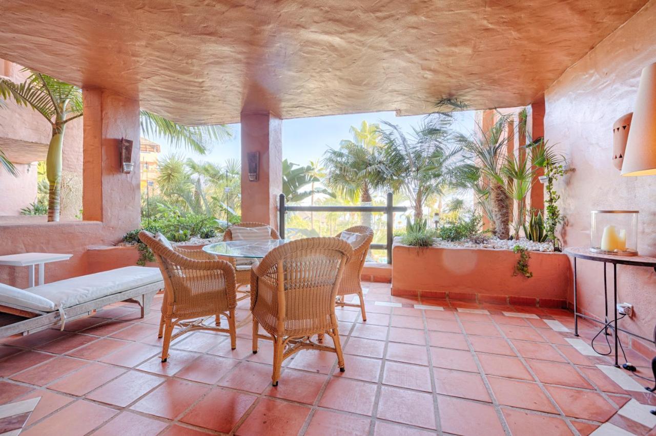 Bahia Beach Apartments Estepona Esterno foto